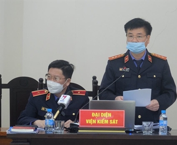 Xét xử cựu Chủ tịch UBND thành phố Hà Nội Nguyễn Đức Chung cùng nguyên Giám...